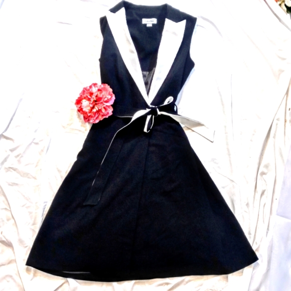 Calvin Klein Dresses & Skirts - Nwot! Gorgeous Calvin Klein black and white dress size 6 petite
